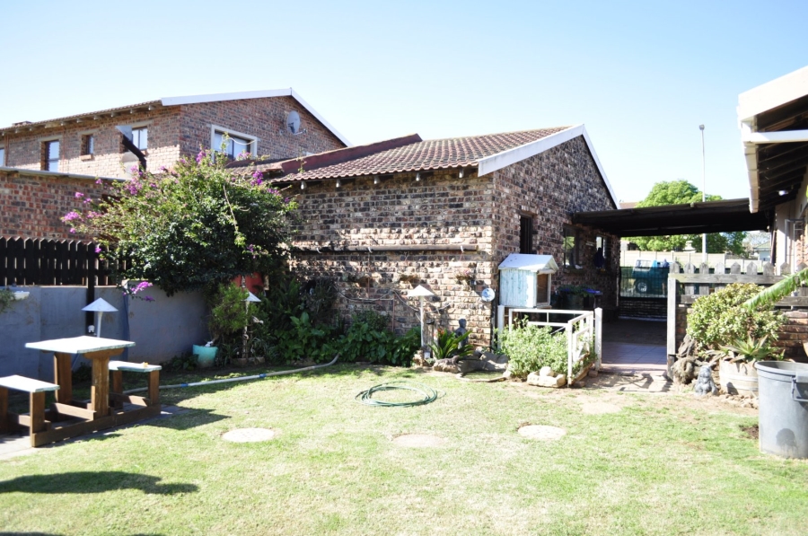 6 Bedroom Property for Sale in Wavecrest Eastern Cape